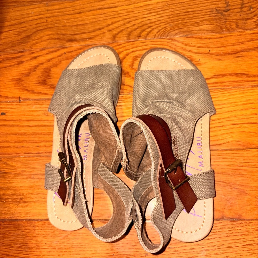 Blowfish Gray Fabric Kids Sandals with Brown Buckle Strap